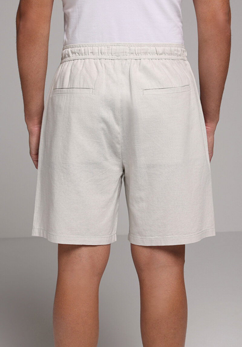 Imagine a Short / Pantaloni Scurti De Barbati Alb Regular Fit Cl1080004