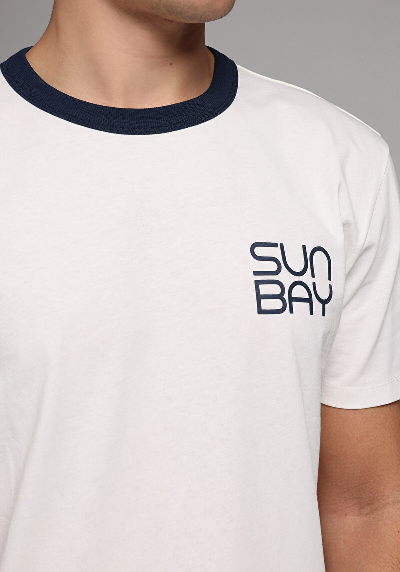 Imagine a Tricou Cu Maneca Scurta De Barbati Alb Regular Fit  Cl1080253