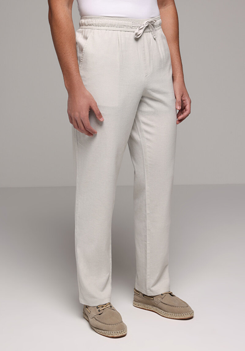 Imagine a Pantaloni De Barbati Alb Regular Fit  Cl1079998