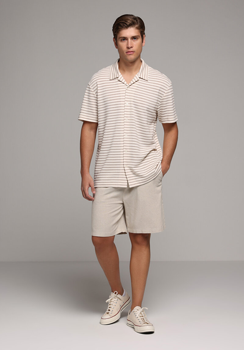 Imagine a Short / Pantaloni Scurti De Barbati Ecru Regular Fit Cl1080004