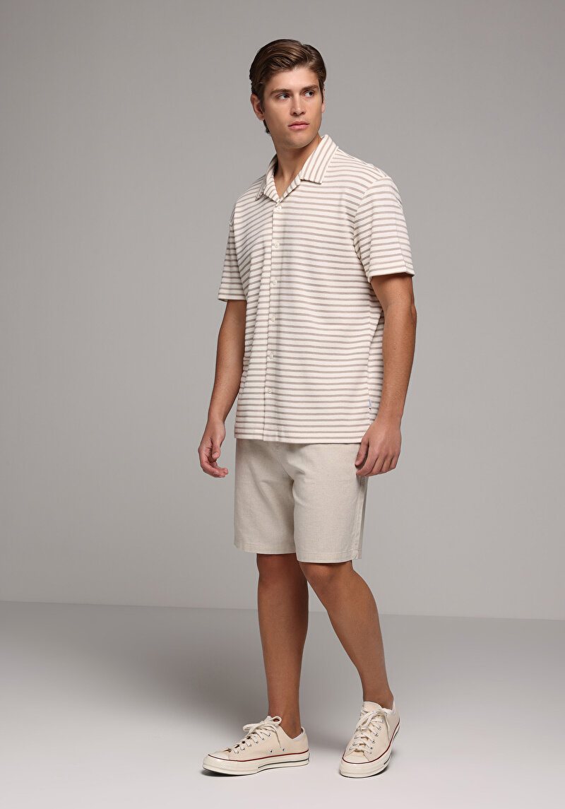 Imagine a Short / Pantaloni Scurti De Barbati Ecru Regular Fit Cl1080004