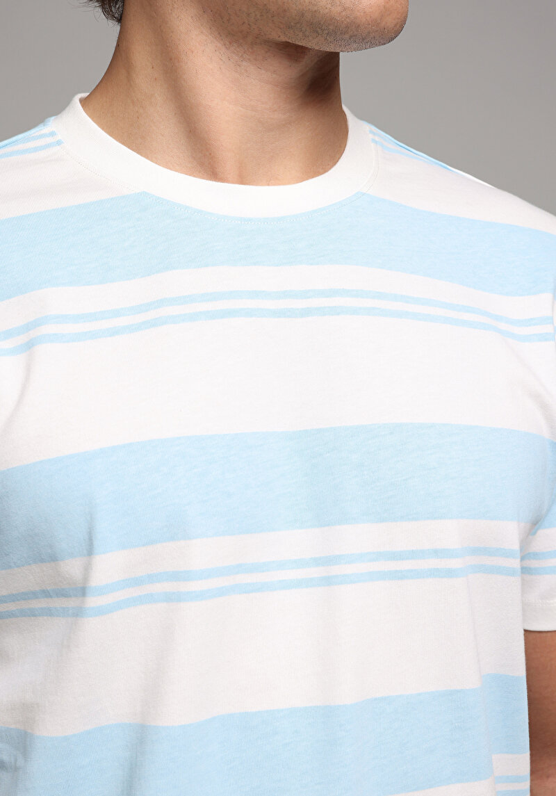 Imagine a Tricou Cu Maneca Scurta De Barbati Albastru Regular Fit Cl1080255