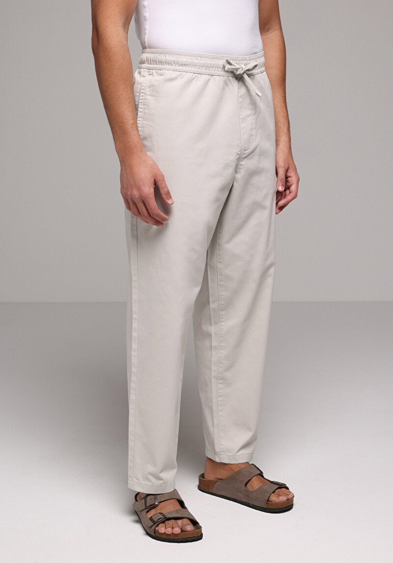 Imagine a Pantaloni De Barbati Alb Regular Fit  Cl1079992