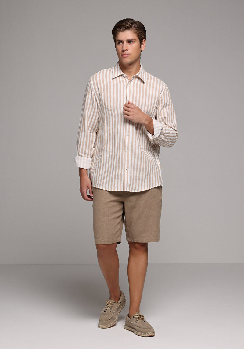 Imagine a Camasa Cu Maneca Lunga De Barbati Bej Relaxed Fit  Cl1080112