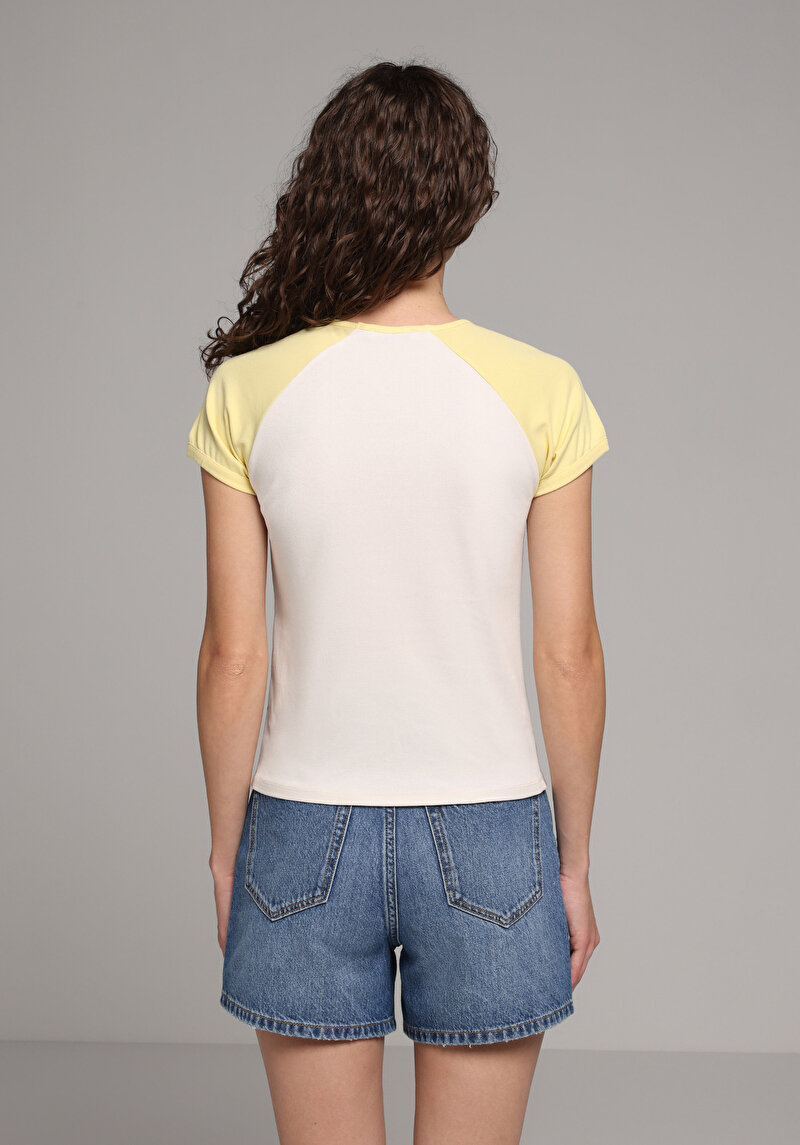 Imagine a Tricou Cu Maneca Scurta De Dama Ecru Slim Fit  Cl1077787
