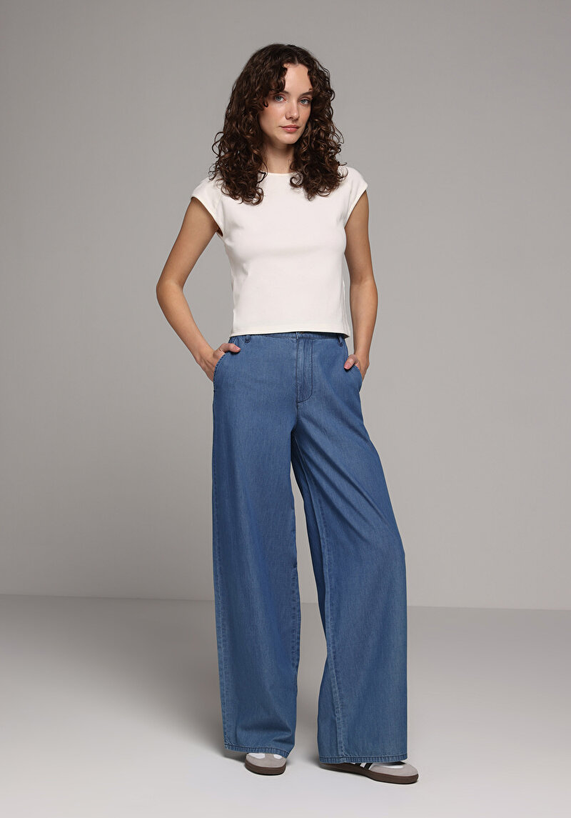Imagine a Tricou Cu Maneca Scurta De Dama Alb Regular Fit  Cl1082267