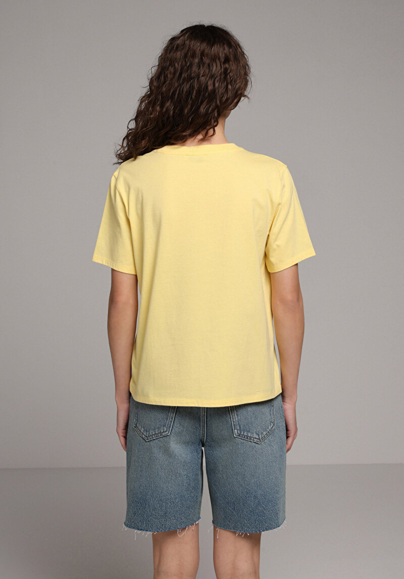 Imagine a Tricou Cu Maneca Scurta De Dama Galben Regular Fit  Cl1078899