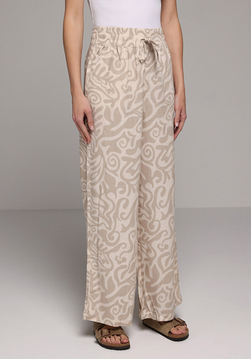 Imagine a Pantaloni De Dama Bej Regular Fit Cl1081719