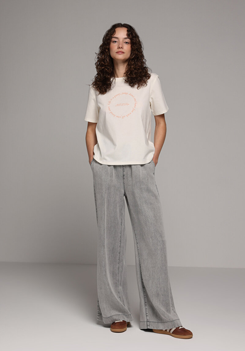 Imagine a Tricou Cu Maneca Scurta De Dama Ecru Regular Fit  Cl1078901