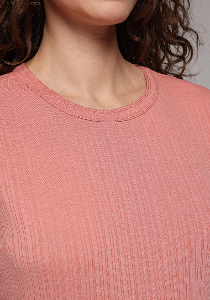 Imagine a Tricou Cu Maneca Scurta De Dama Roz Regular Fit  Cl1080442