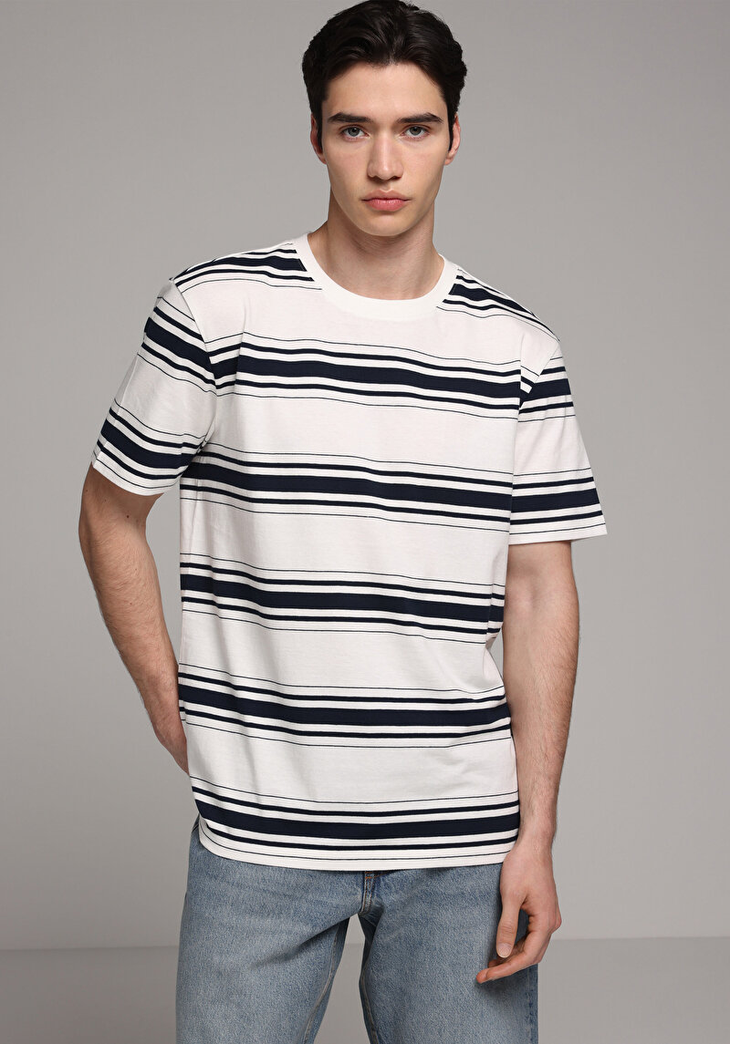 Imagine a Tricou Cu Maneca Scurta De Barbati Alb Regular Fit Cl1081611