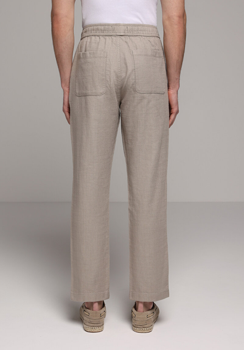 Imagine a Pantaloni De Barbati Bej Regular Fit Cl1078470