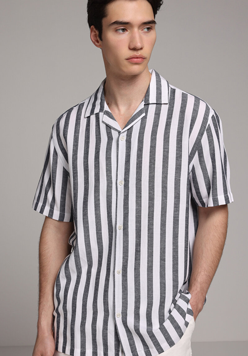 Imagine a Camasa Cu Maneca Scurta De Barbati Albastru Marin Relaxed Fit  Cl1078657