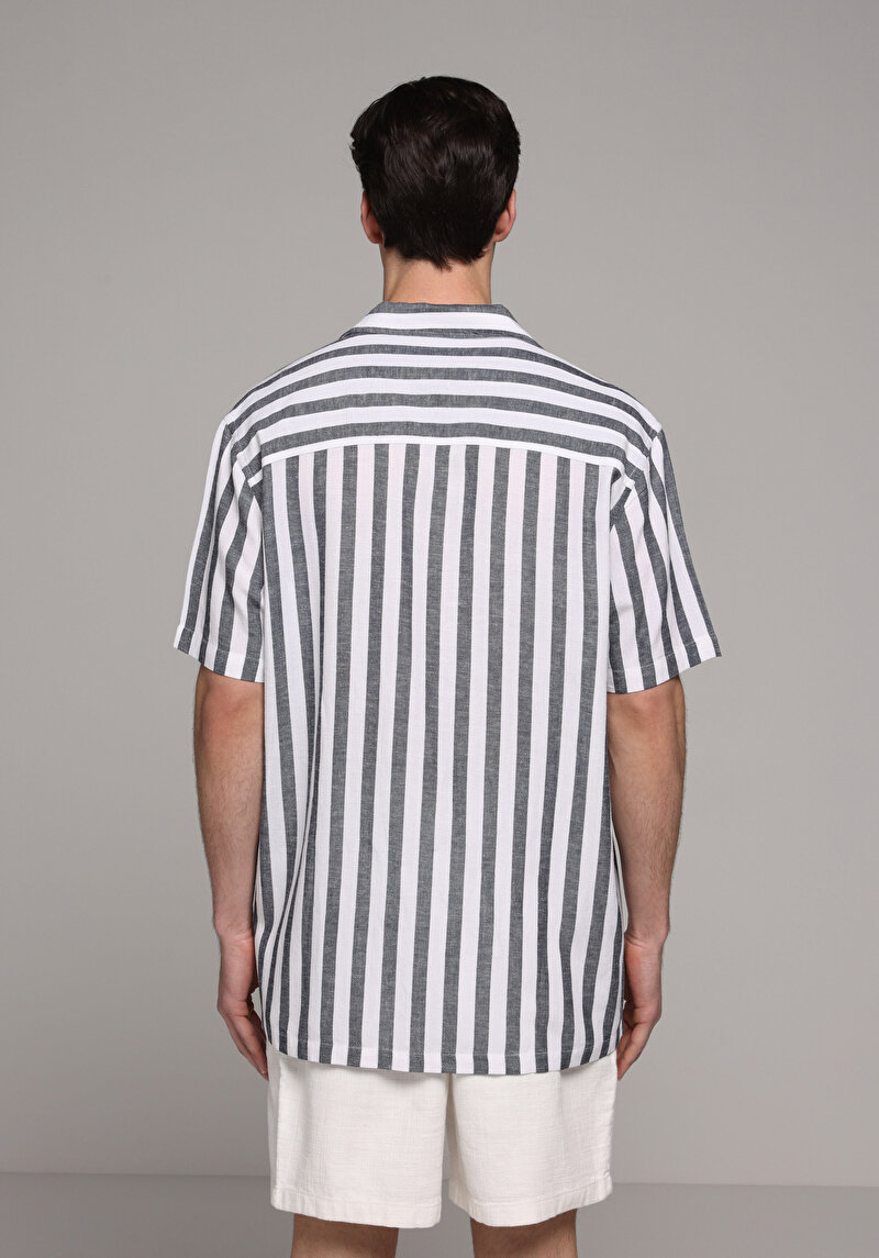 Imagine a Camasa Cu Maneca Scurta De Barbati Albastru Marin Relaxed Fit  Cl1078657