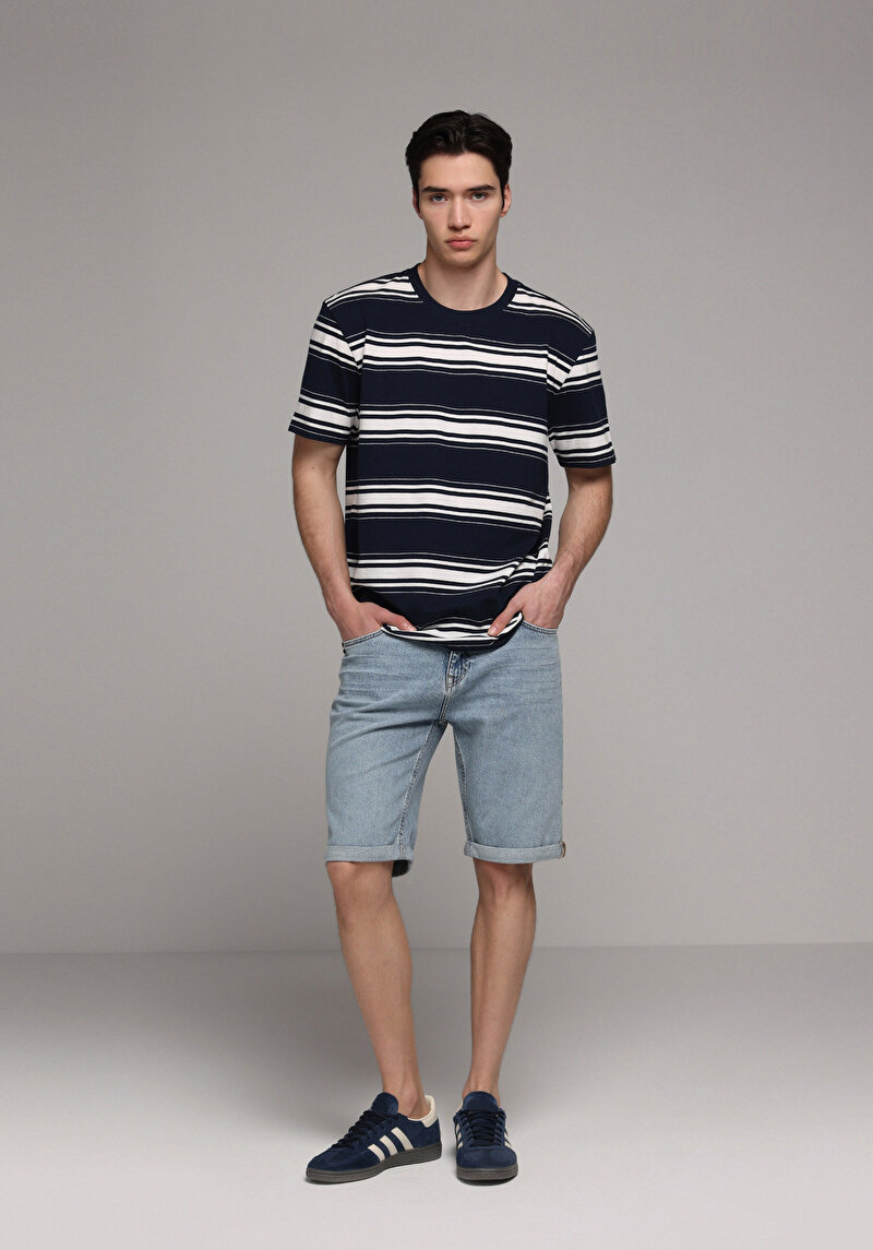 Imagine a Short / Pantaloni Scurti De Barbati  Straight Fit 044 Karl Cl1081095