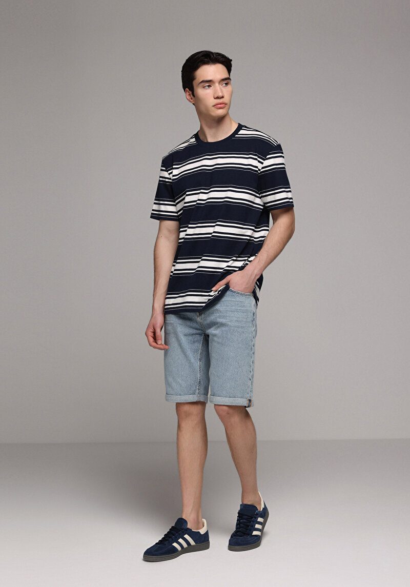 Imagine a Short / Pantaloni Scurti De Barbati  Straight Fit 044 Karl Cl1081095
