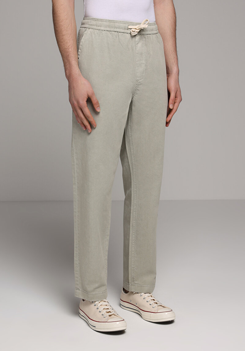 Imagine a Pantaloni De Barbati Kaki Regular Fit  Cl1079993
