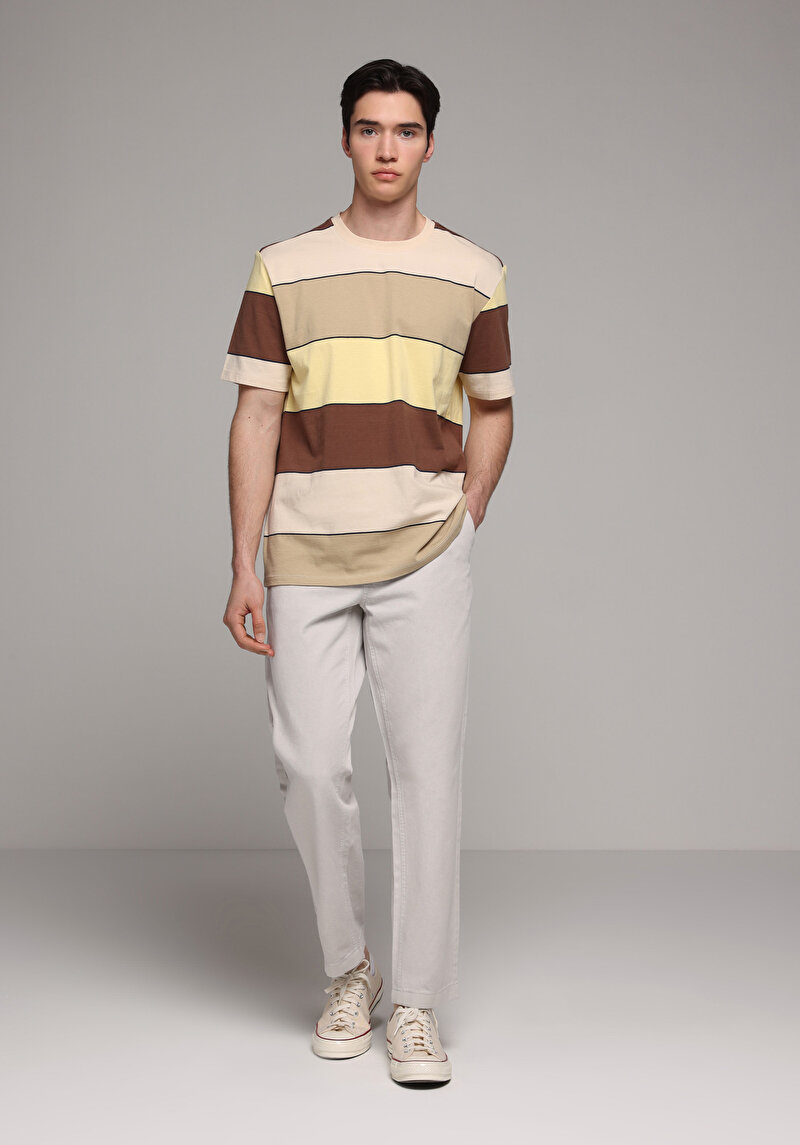 Imagine a Pantaloni De Barbati Alb Regular Fit Cl1079993