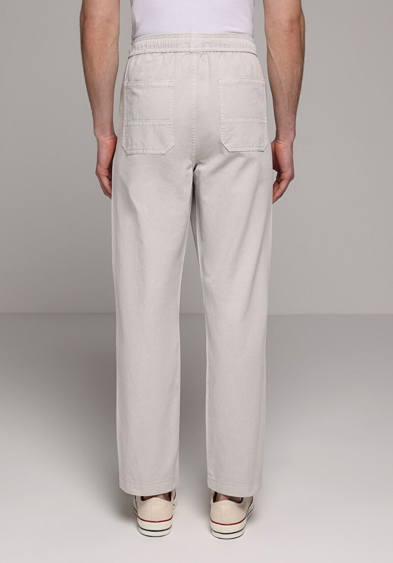 Imagine a Pantaloni De Barbati Alb Regular Fit Cl1079993