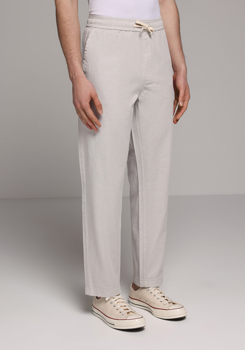 Imagine a Pantaloni De Barbati Alb Regular Fit Cl1079993