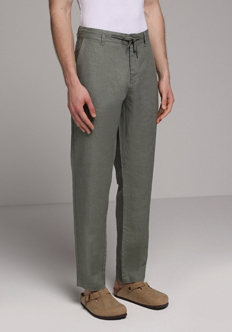 Imagine a Pantaloni De Barbati Verde Regular Fit Cl1079999