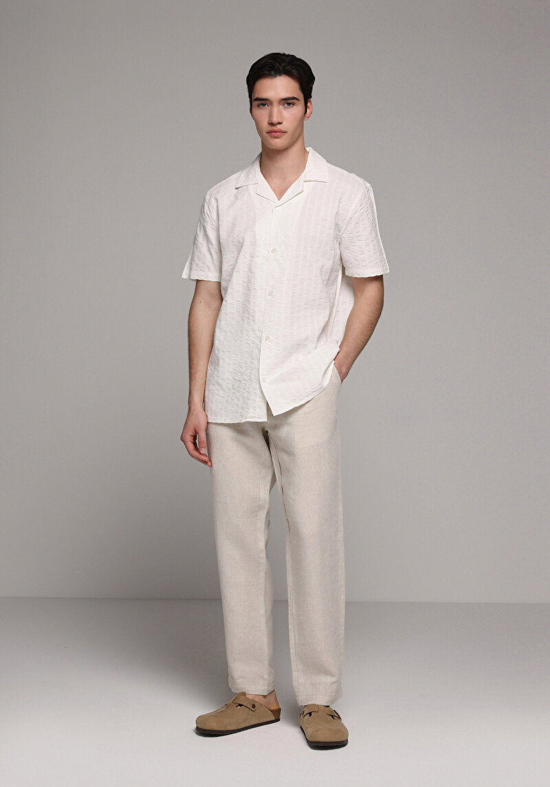 Imagine a Pantaloni De Barbati Alb Regular Fit  Cl1079999