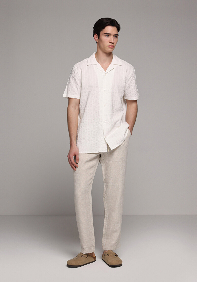 Imagine a Pantaloni De Barbati Alb Regular Fit  Cl1079999