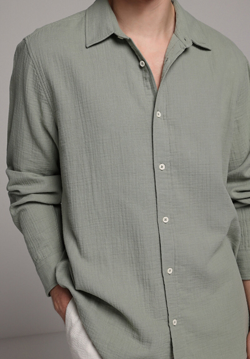 Imagine a Camasa Cu Maneca Lunga De Barbati Verde Relaxed Fit  Cl1080589