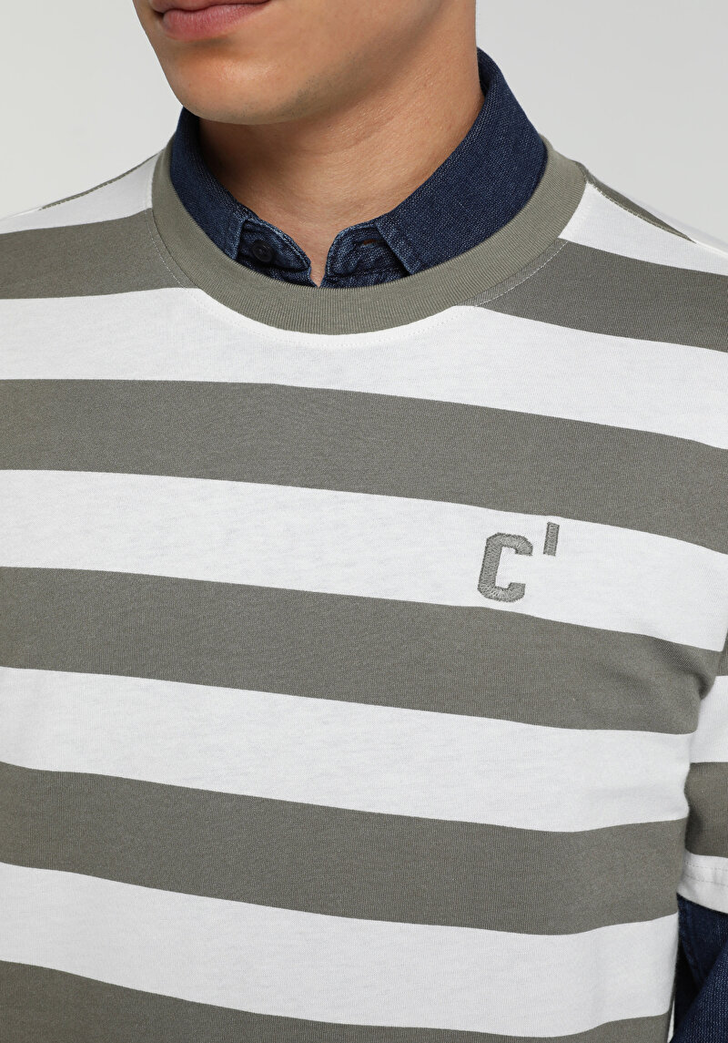 Imagine a Tricou Cu Maneca Scurta De Barbati Alb Regular Fit