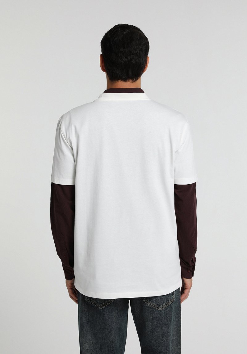 Imagine a Tricou Cu Maneca Scurta De Barbati Alb Regular Fit