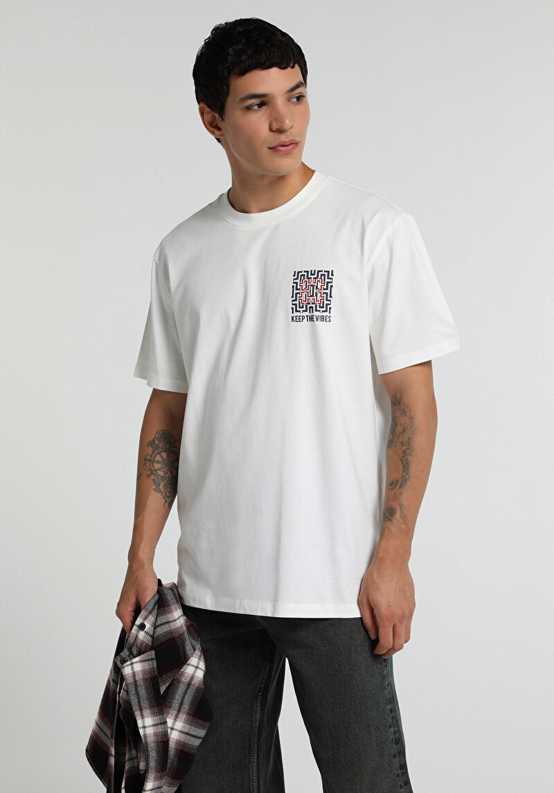 Imagine a Tricou Cu Maneca Scurta De Barbati Alb Relaxed Fit