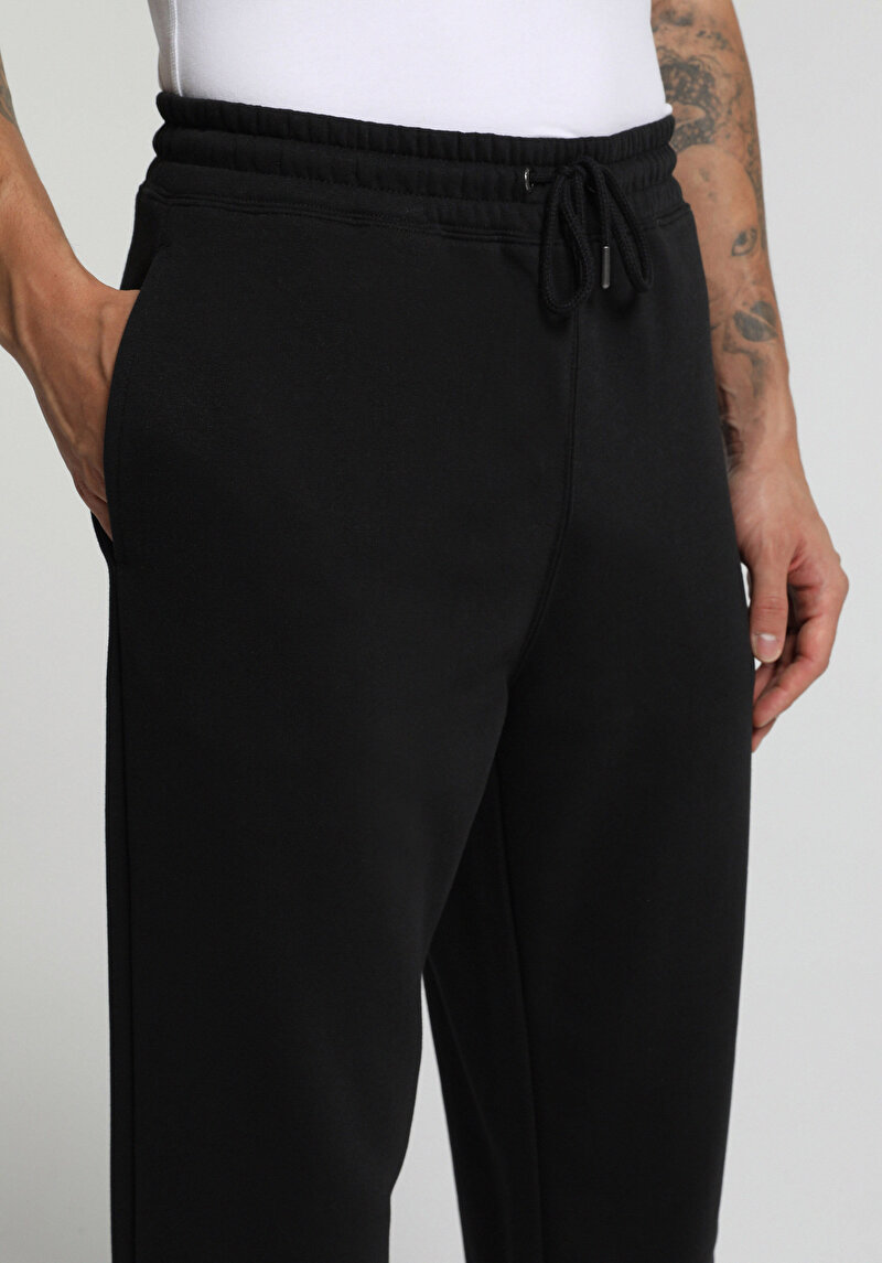 Imagine a Pantaloni De Trening De Barbati Negru Relaxed Fit