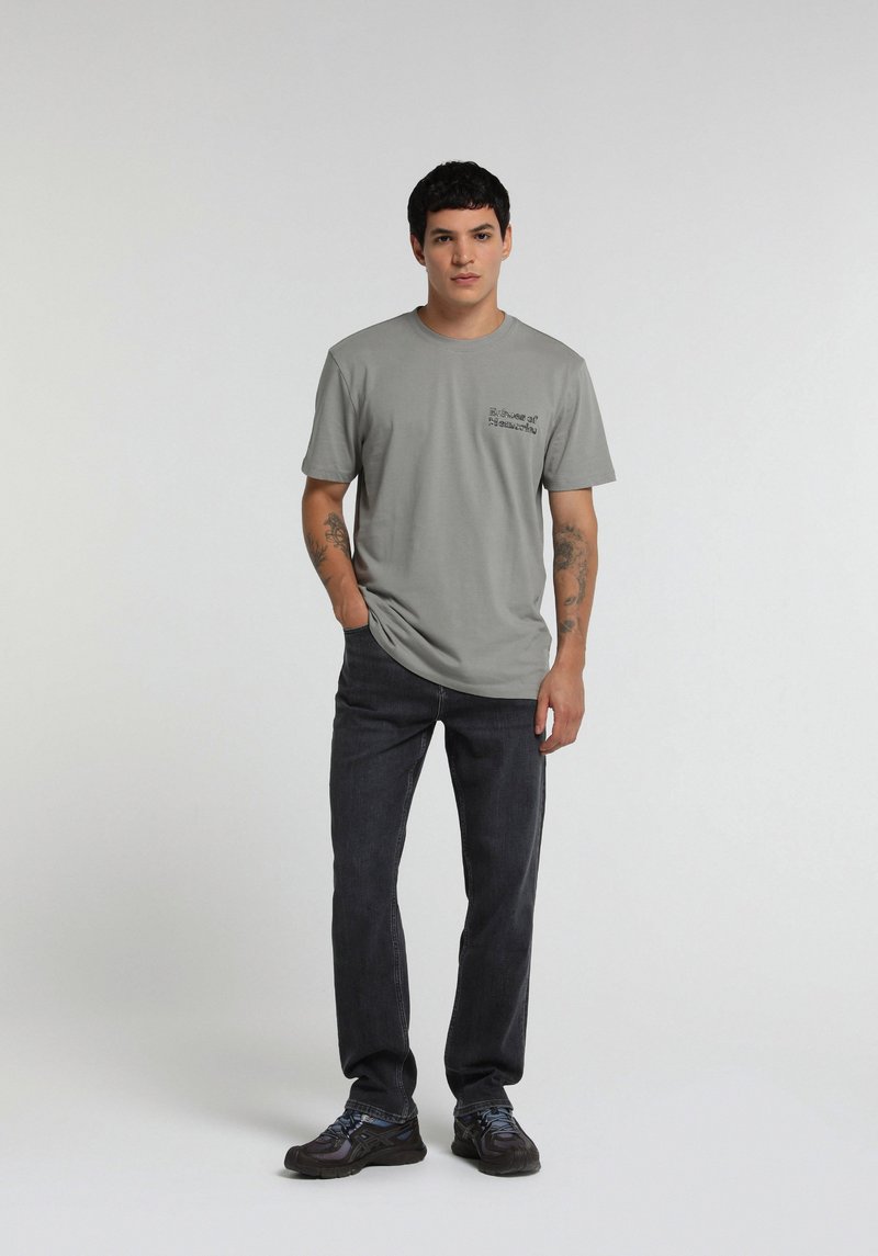 Imagine a Tricou Cu Maneca Scurta De Barbati Antracit Regular Fit