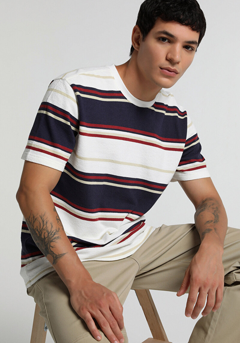 Imagine a Tricou Cu Maneca Scurta De Barbati Alb Regular Fit
