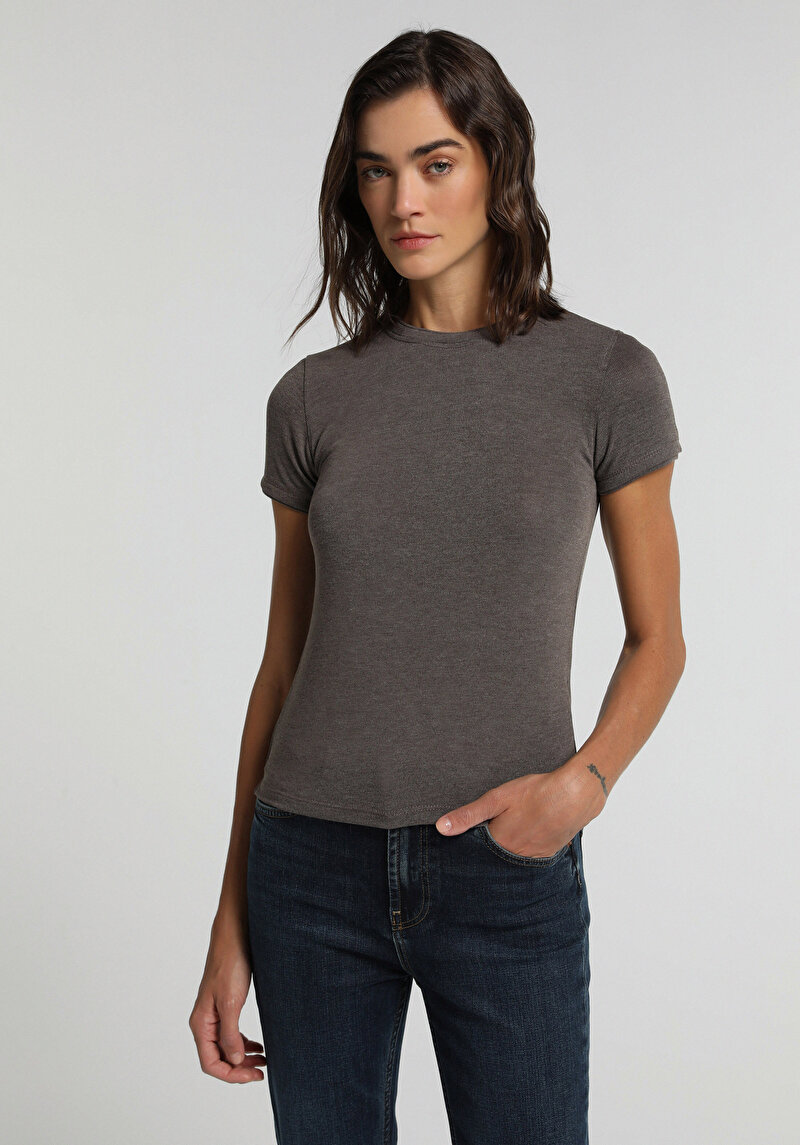 Imagine a Pulover Cu Mâneci Scurte De Dama Maro Slim Fit