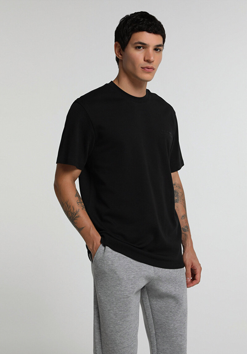 Imagine a Tricou Cu Maneca Scurta De Barbati Negru Regular Fit