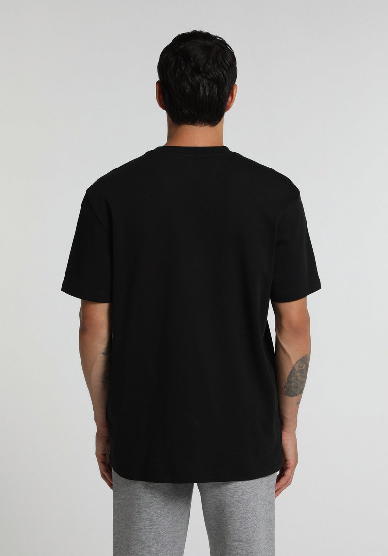 Imagine a Tricou Cu Maneca Scurta De Barbati Negru Regular Fit