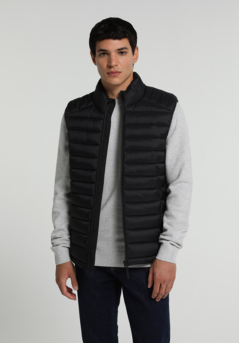 Imagine a Vesta De Barbati Negru Slim Fit