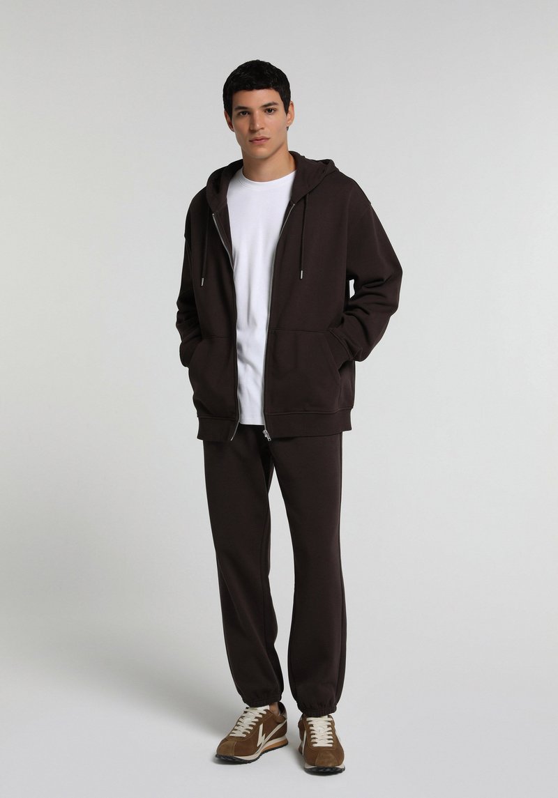 Imagine a Hanorac / Bluza De Barbati Maro Oversize Fit