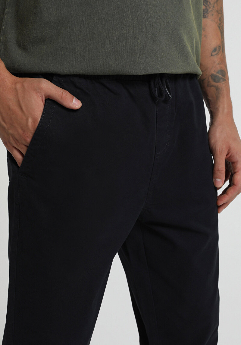 Imagine a Pantaloni De Barbati Albastru Marin Regular Fit