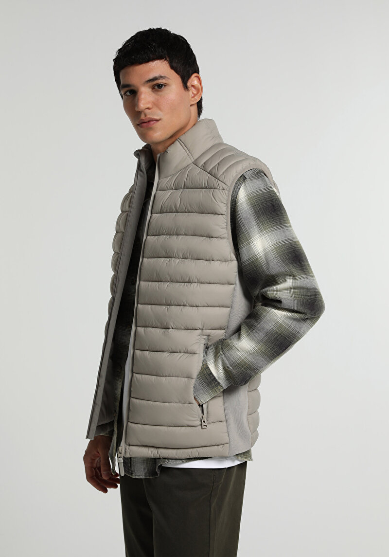 Imagine a Vesta De Barbati Bej Slim Fit