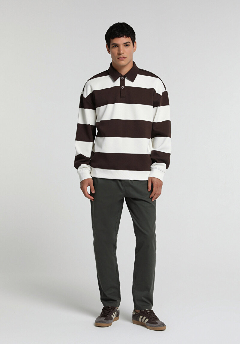 Imagine a Pantaloni De Barbati Verde Regular Fit
