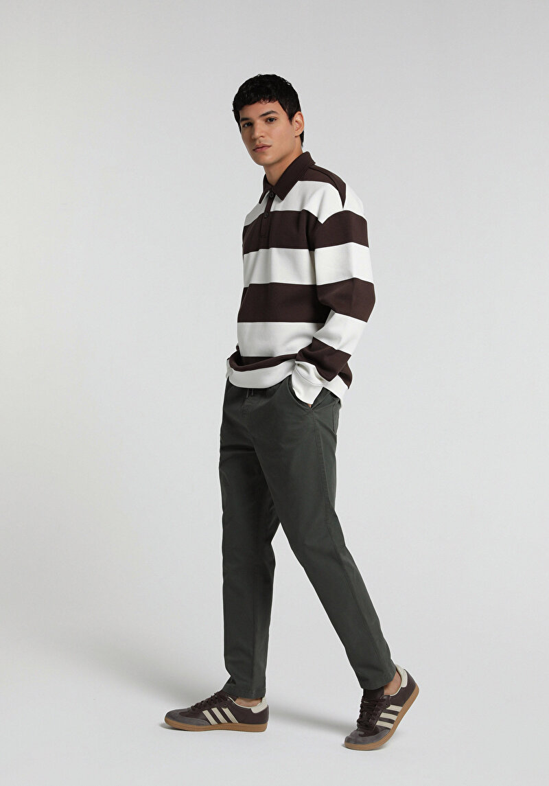 Imagine a Pantaloni De Barbati Verde Regular Fit
