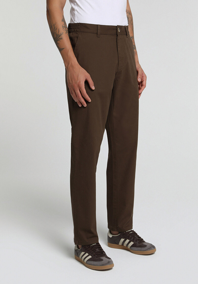 Imagine a Pantaloni De Barbati Maro Regular Fit