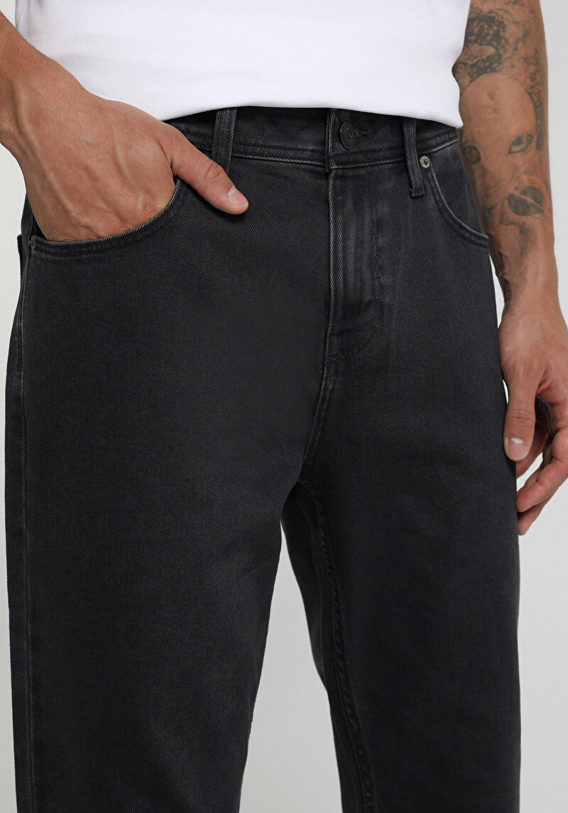Imagine a Pantaloni De Barbati  Straight Fit 044 Karl