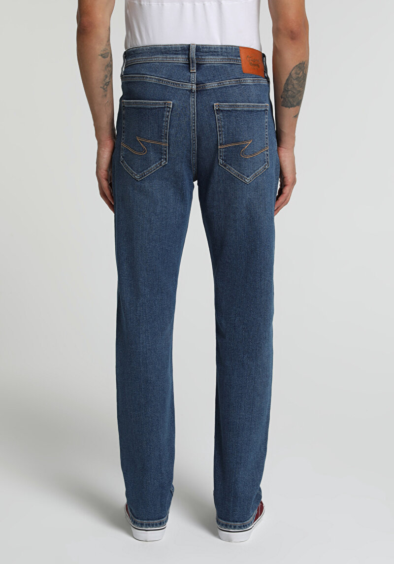Imagine a Pantaloni De Barbati  Straight Fit 044 Karl