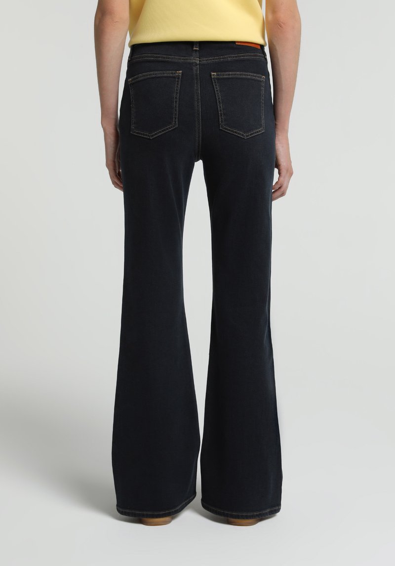 Imagine a Pantaloni De Dama Flare 791 Monica