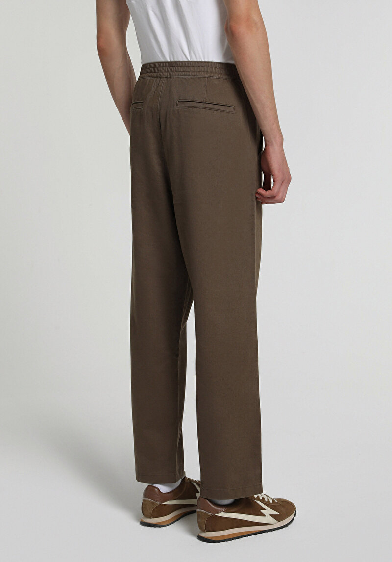 Imagine a Pantaloni De Barbati Maro Relaxed Fit