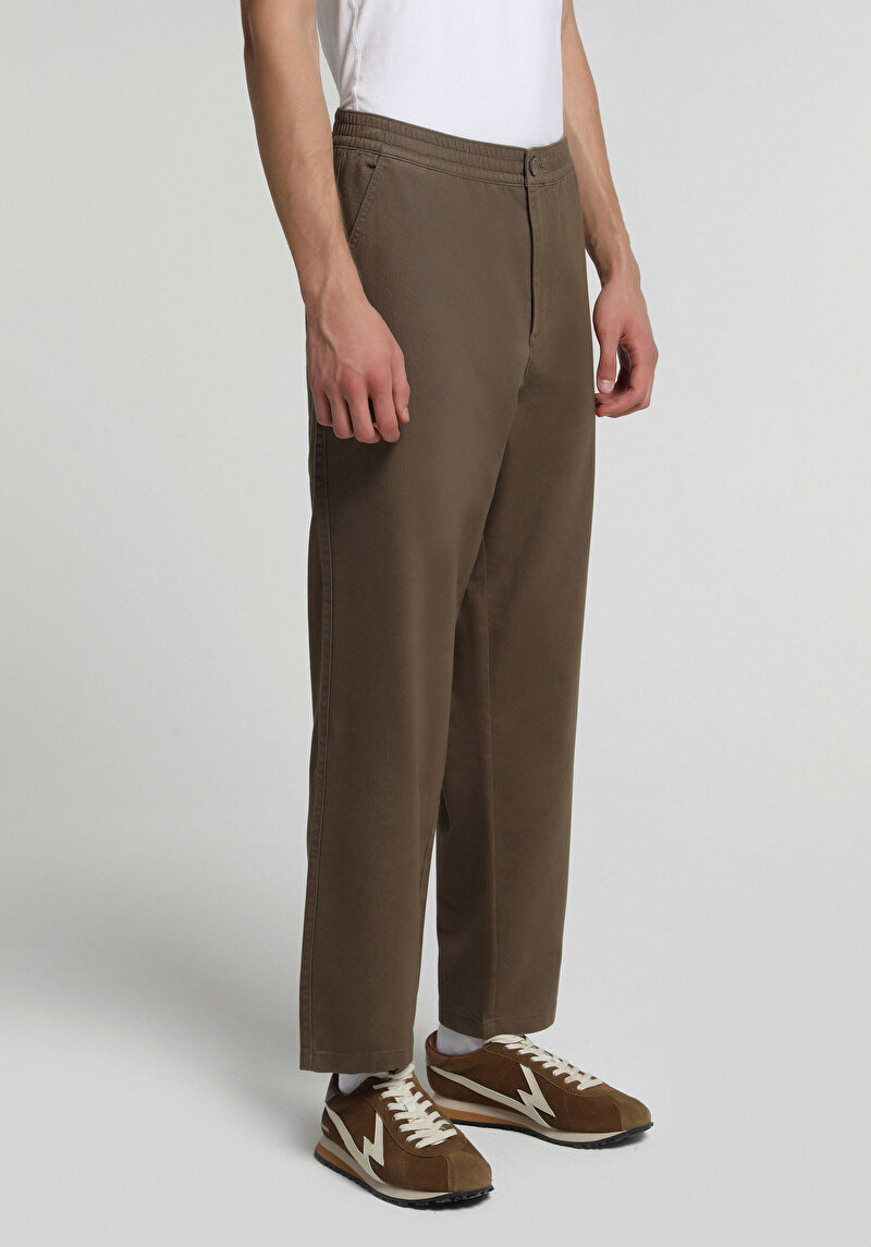 Imagine a Pantaloni De Barbati Maro Relaxed Fit