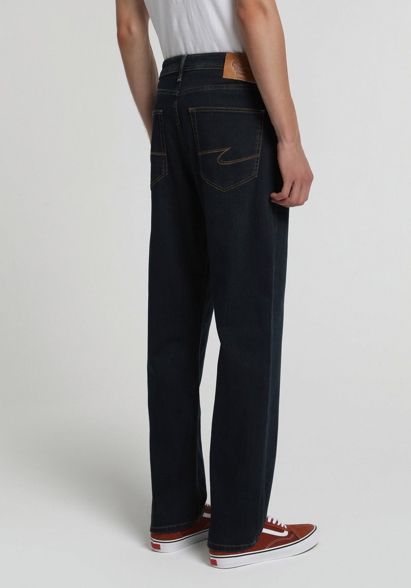 Imagine a Pantaloni De Barbati  Relaxed Straight Fit 045 David